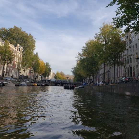 Profile Picture of Cesia Hernandez (@cesia_h) on Poshmark