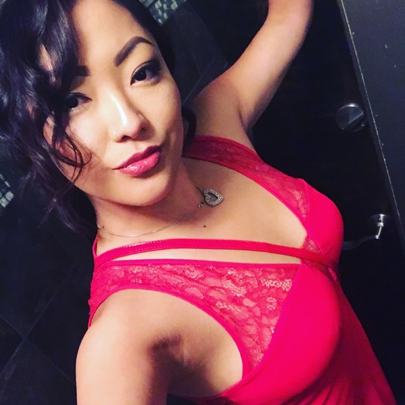 Profile Picture of Bolormaa Daggs (@bolormaadaggs) on Poshmark