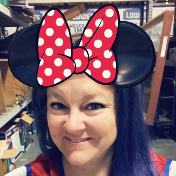 Profile Picture of Wendy Lambert (@wendylambert) on Poshmark