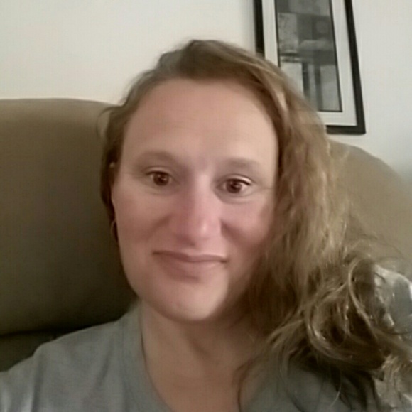 Profile Picture of Jennifer Laforte (@jdlaf04) on Poshmark