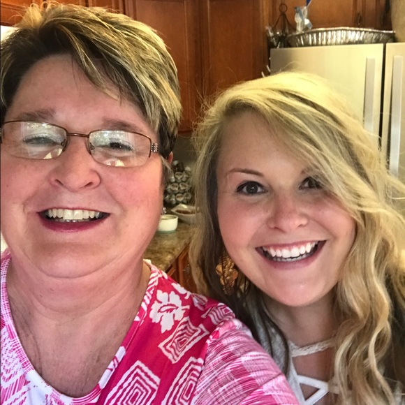 Profile Picture of Debra Troxler (@wilson3211) on Poshmark