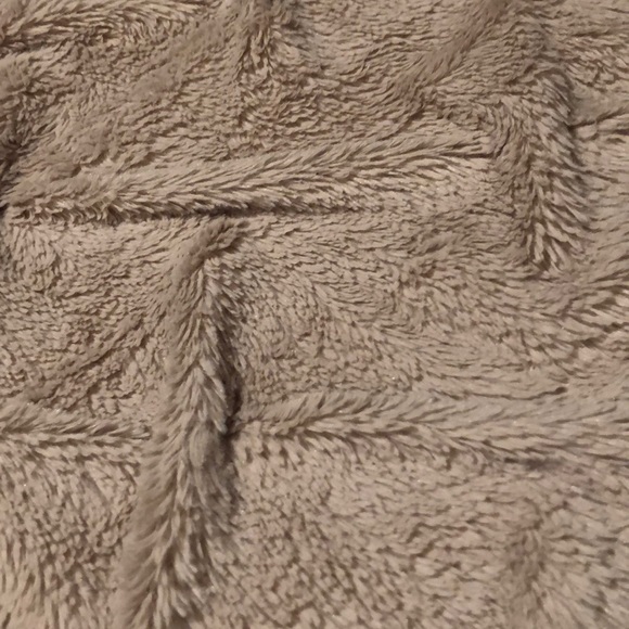 Profile Picture of Roberta Latora (@robertalatora) on Poshmark