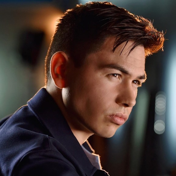 Profile Picture of Luis Fierros (@luisfierros91) on Poshmark