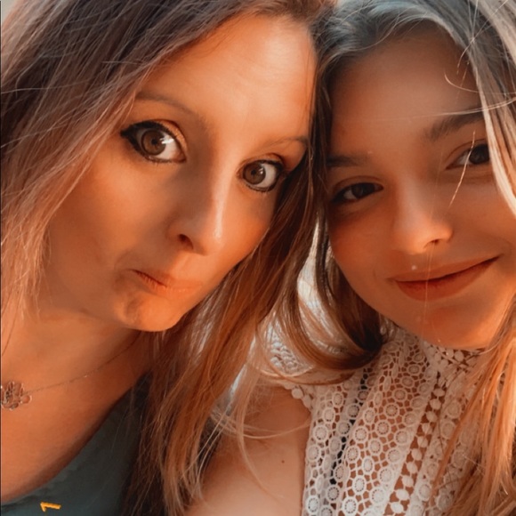 Profile Picture of Fiona Ferrero (@fionaferrero) on Poshmark