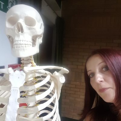 Profile Picture of Julie Gardner 🌈nhs 🚶‍♂️ ⬅️2M ➡️ 🚶‍♂️ (@juliedgardner) on Twitter