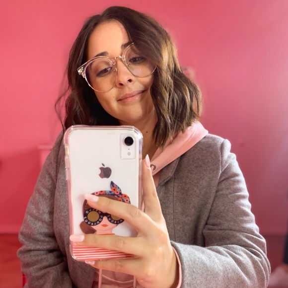 Profile Picture of Cassandra Ginnis (@cassygin) on Poshmark