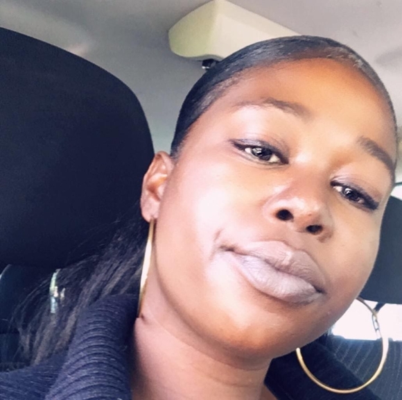 Profile Picture of Sherrie Threadgill (@sherriethreadgi) on Poshmark