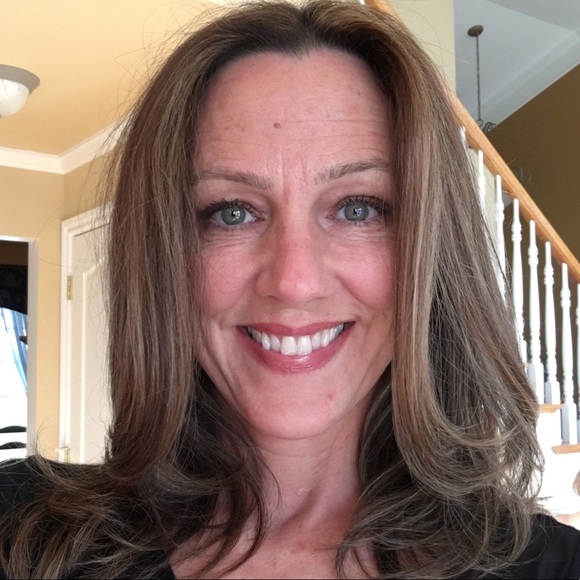 Profile Picture of Loretta Bitner (@lbitner369) on Poshmark