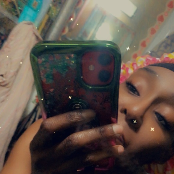 Profile Picture of Janae Deshong (@janae_deshong) on Poshmark