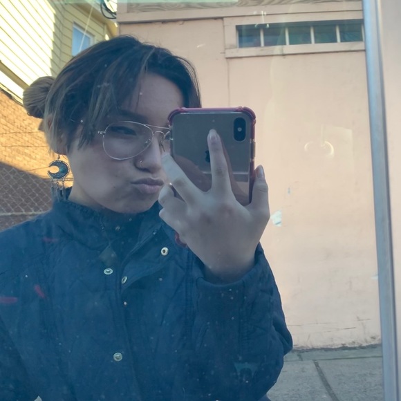 Profile Picture of Kimberly Navas (@kgvas) on Poshmark