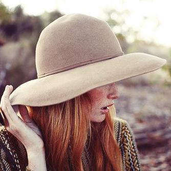 Profile Picture of Catherine Schneider (@CatherineSchn18) on Twitter