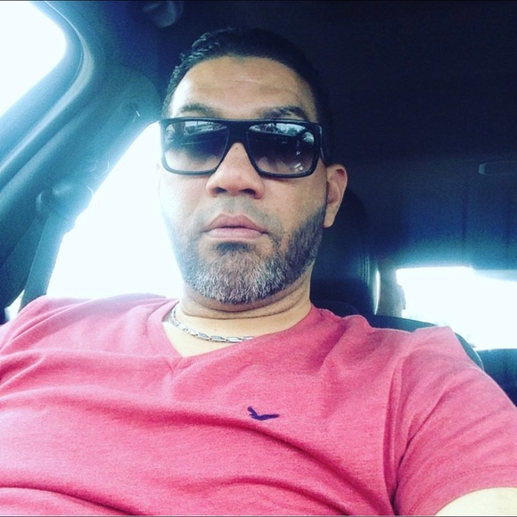 Profile Picture of Luis Rojas (@luisml35) on Poshmark