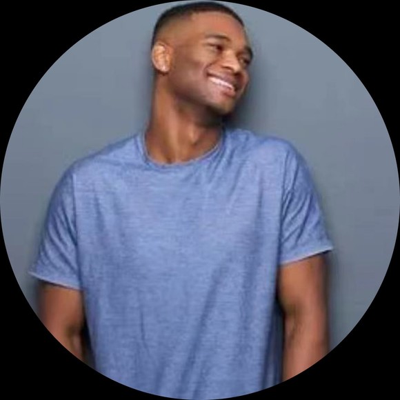 Profile Picture of Febriano Sunnyboy (@febrianos) on Poshmark