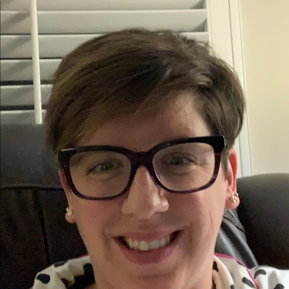 Profile Picture of Amanda Ertel (@aertel3715) on Poshmark