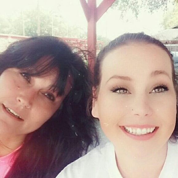 Profile Picture of Magen Colony (@mcolony) on Poshmark