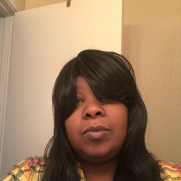 Profile Picture of Erika Singh (@moet2127) on Poshmark