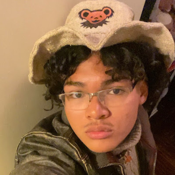 Profile Picture of Jeremy Serrano (@jmanog42) on Poshmark