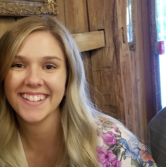 Kaila Ryan - Poshmark Profile Picture of Kaila Ryan (@kailaryy) on Poshmark