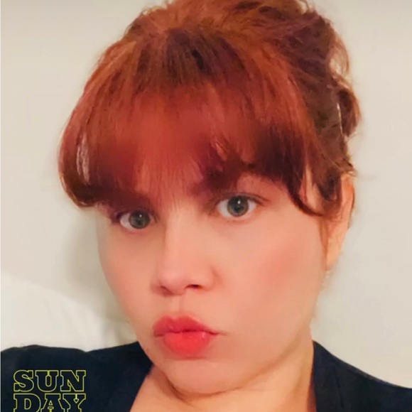 Profile Picture of Danielle Harper (@dcfleury) on Poshmark