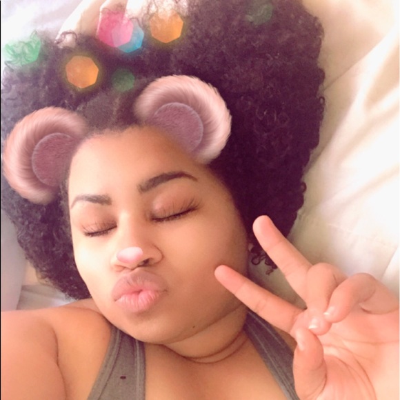 Profile Picture of Aliyah Fields (@aliyahjf) on Poshmark
