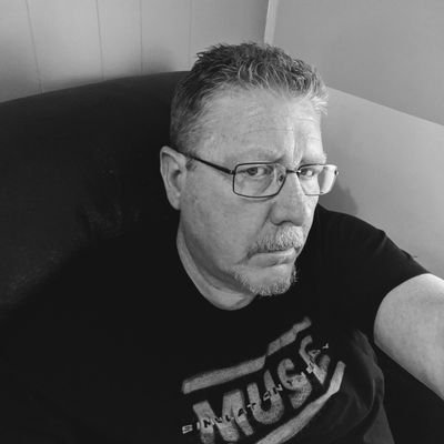 Profile Picture of Patrick 🍻✊ (@QuadCityPat) on Twitter