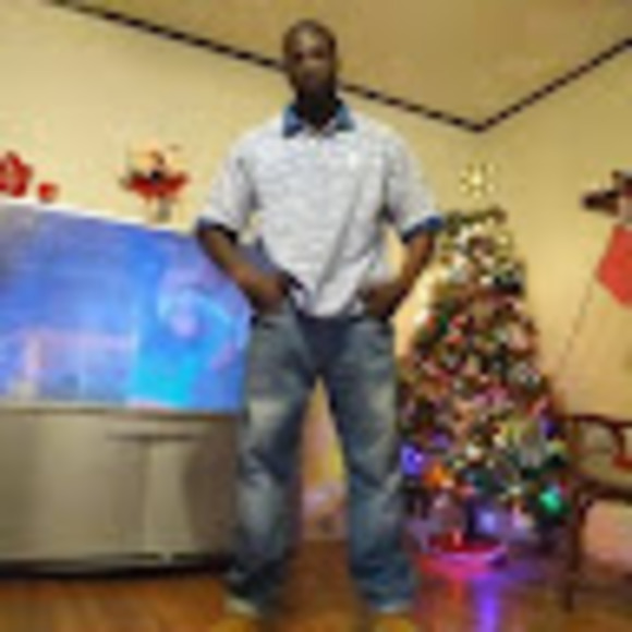 Profile Picture of Omar Thompson (@omarthompson77) on Poshmark