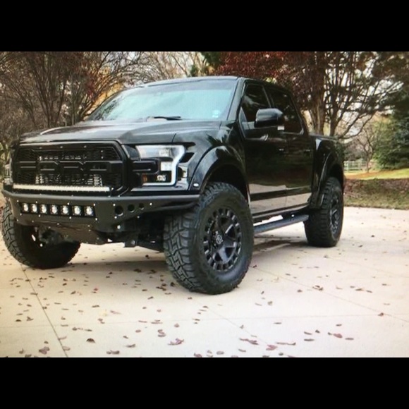 Profile Picture of Kevin Mcdade (@bnkboy1) on Poshmark