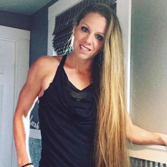 Profile Picture of Ashley Schurman (@ashley_schurman) on Poshmark