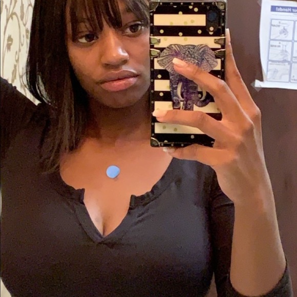 Profile Picture of Shanice Gibbs (@_xxniceyxx_) on Poshmark