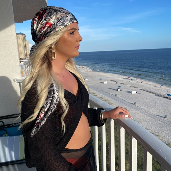 Profile Picture of Rivers Raymond (@rivers_raymond) on Poshmark