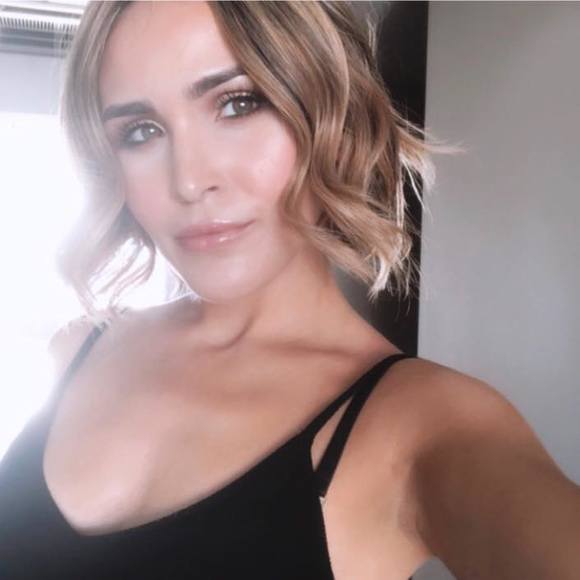 Profile Picture of Sarah Ashbaker (@sashbaker_28) on Poshmark