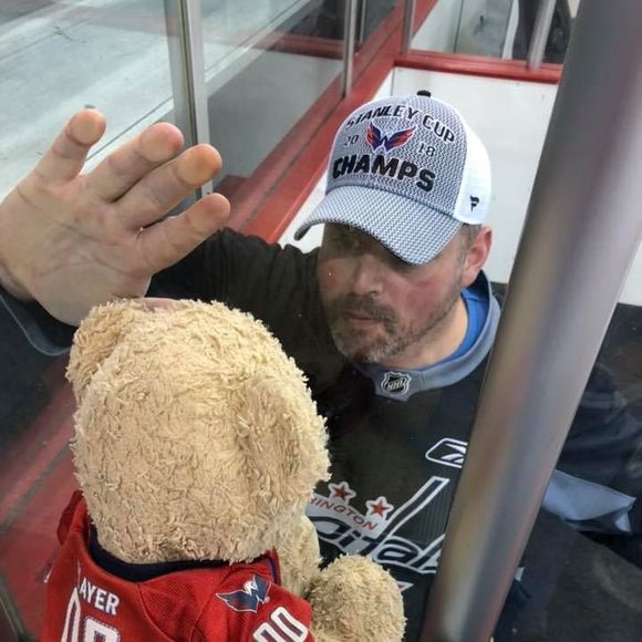 Profile Picture of Ronnie Bates (@ronniebates) on Poshmark