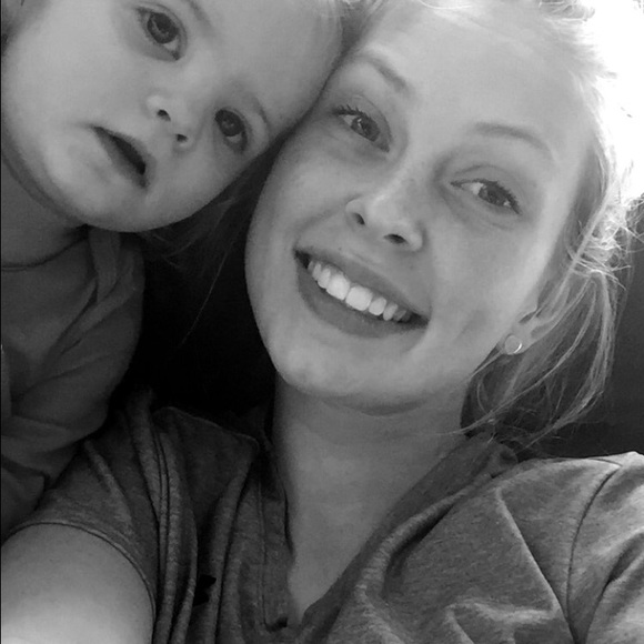 Profile Picture of Taylor Curp (@taycurp) on Poshmark