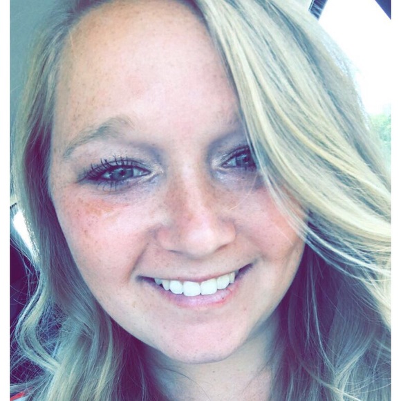 Profile Picture of Kiley Pardieck (@kpardieck) on Poshmark