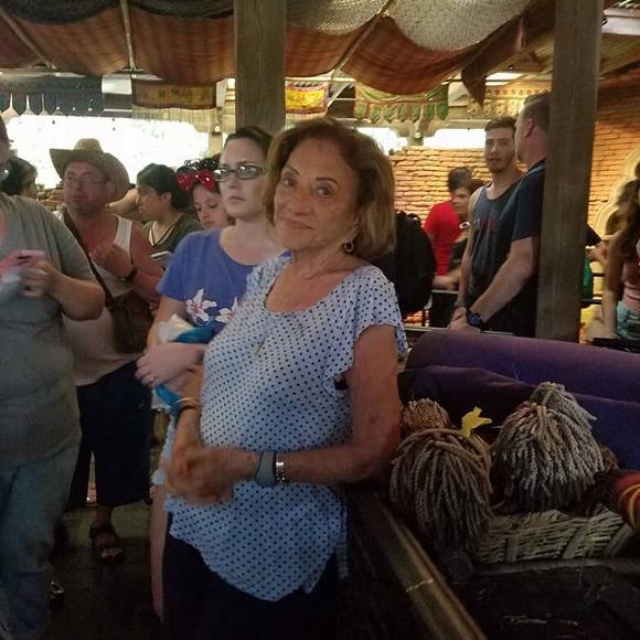 Profile Picture of Nilda Eutsler (@nildairis) on Poshmark