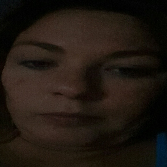 Profile Picture of Leslie Connor (@leslienugget) on Poshmark