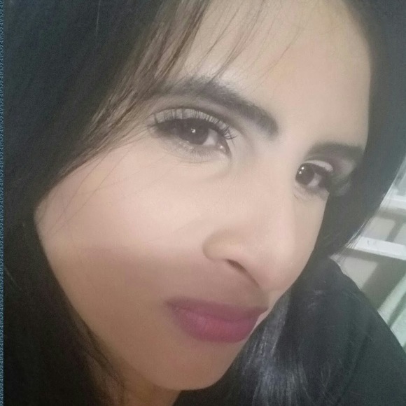 Profile Picture of Viviana Ocasio (@vivianaocasio86) on Poshmark