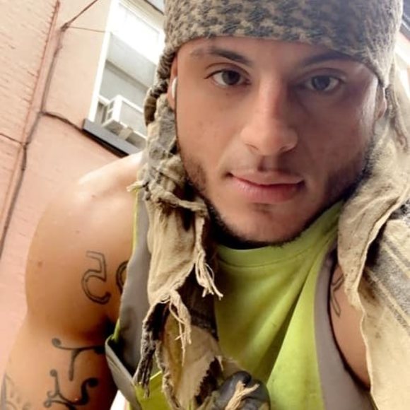 Alessandro Mautone - Poshmark Profile Picture of Alessandro Mautone (@alexmautone0195) on Poshmark