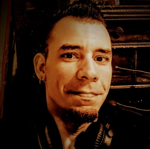 Profile Picture of Yard Beckler (@lilyard420) on Poshmark