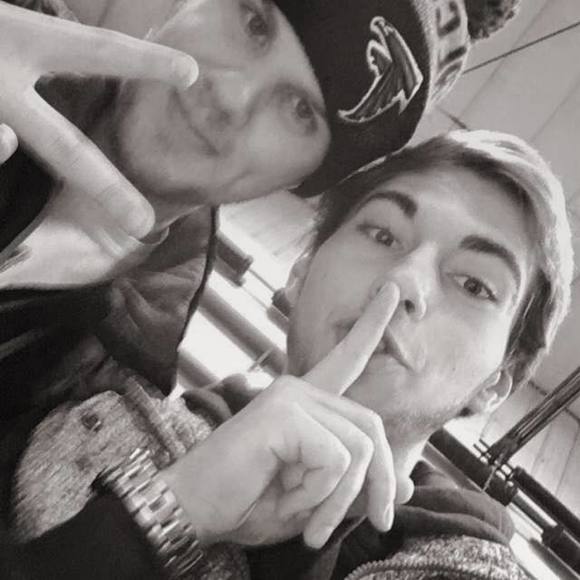 Brandon Eisenbeisz - Poshmark Profile Picture of Brandon Eisenbeisz (@iizzyy16) on Poshmark