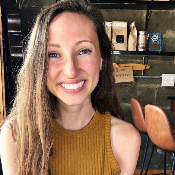 Profile Picture of Mary kate Uebelein (@mk_uebelein) on Poshmark