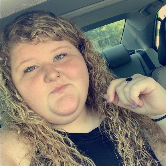 Profile Picture of Natasha Simms (@natasha_simms) on Poshmark