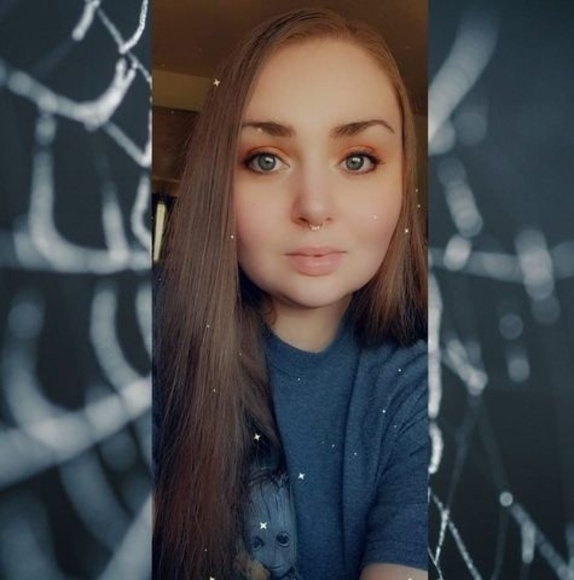 Profile Picture of Christy Barnby (@christybarnby) on Poshmark