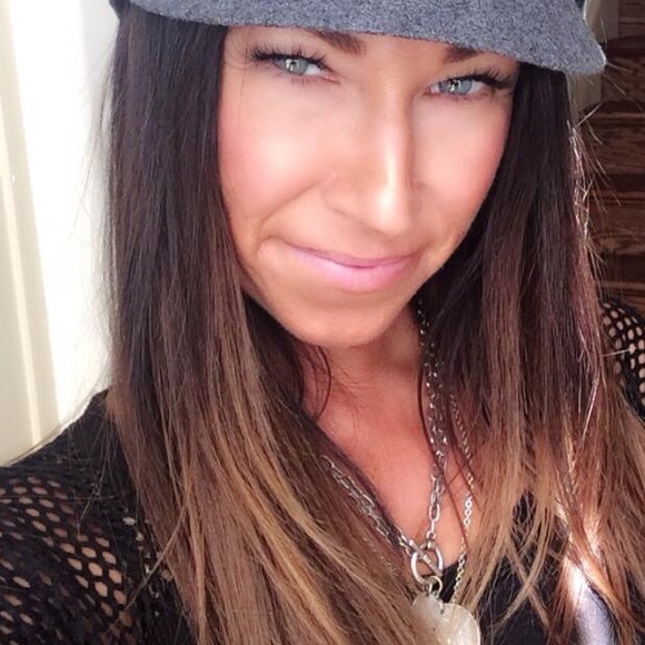 Profile Picture of Taylor Eckols (@teckols123) on Poshmark