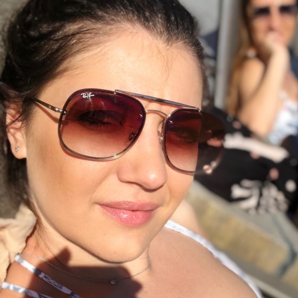 Profile Picture of Suzy Manukyan (@crazysuzy3) on Poshmark