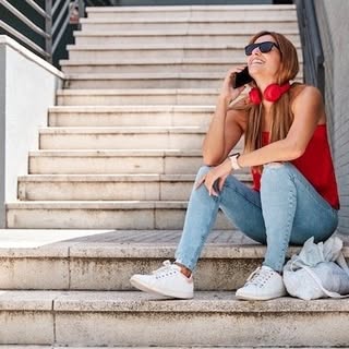 Profile Picture of Julia Bloch (@juliabloch1) on Instagram