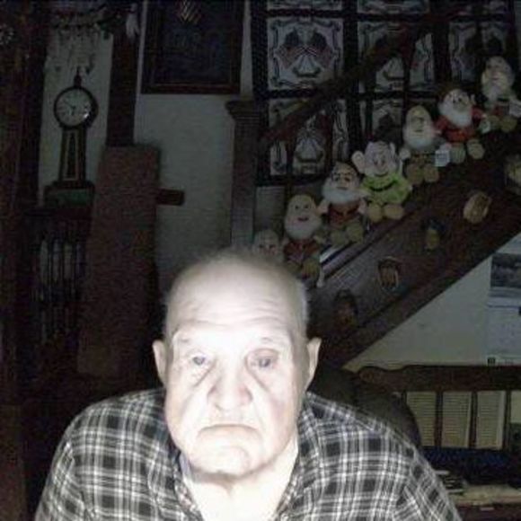 Profile Picture of Robert Levesque (@robertl12) on Poshmark