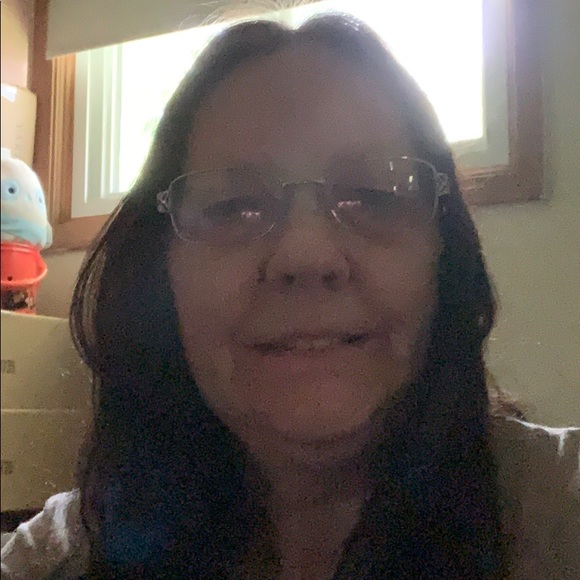 Profile Picture of Debra Peterson (@dpeterson100) on Poshmark