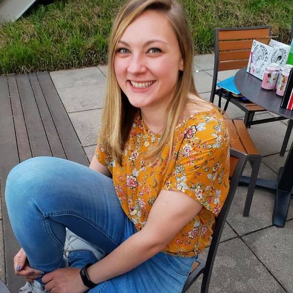 Profile Picture of Kristen Misak (@kristenmysack) on Poshmark