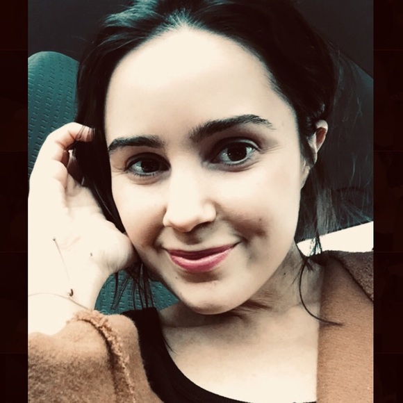 Alivia Tissot - Poshmark Profile Picture of Alivia Tissot (@aliviatissot) on Poshmark